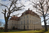 Schloss Martinskirchen im Dezember ohne Schnee.